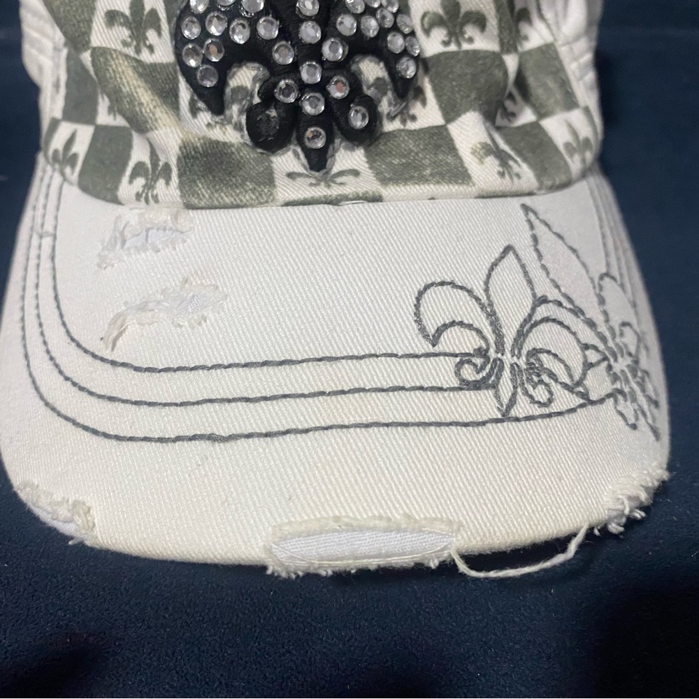 Checkered Cap with Rhinestone - Picture 3 of 5